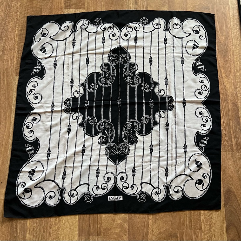 Escada 35” White Black Silk Square Scarf Baroque Rope Chain Print Made in Italy